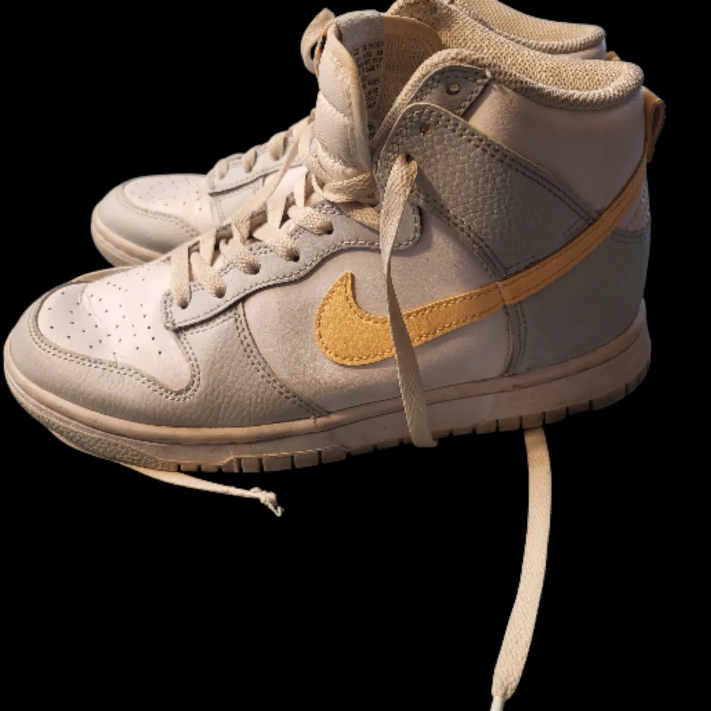 Nike Women's Nike Dunk High-Tops - Picture 1 of 6